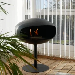 Cocoon Pedestal Black With A Black Base